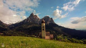 iglesias más bonitas de Dolomitas . Chiesa di San Valentino