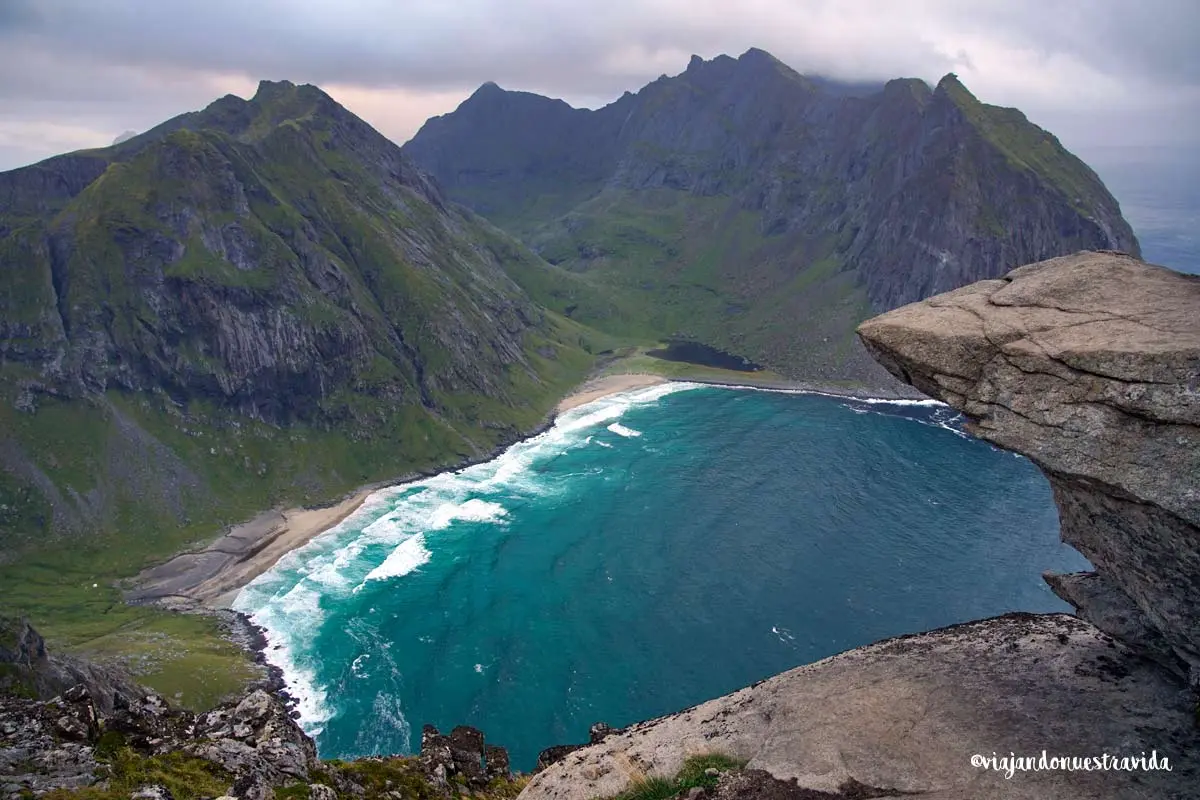 playa Kvalvika en las islas Lofoten