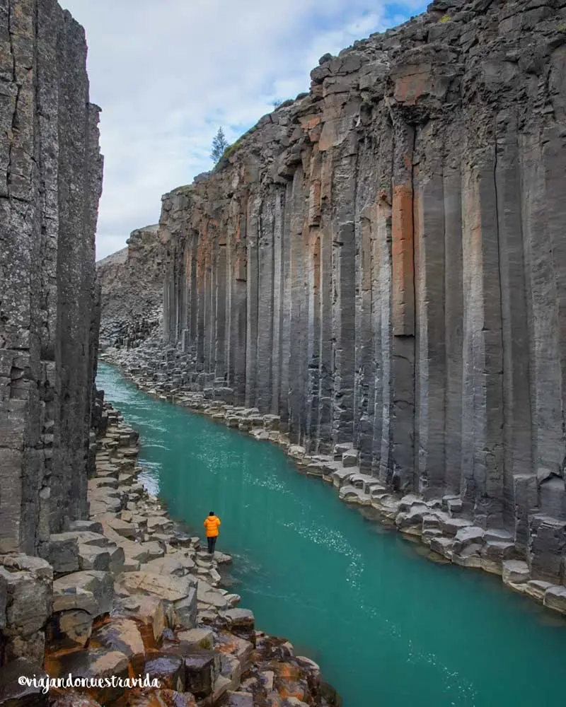 Stuðlagil, uno de los lugares que ver en Islandia Stuðlagil, uno de los lugares que ver en Islandia